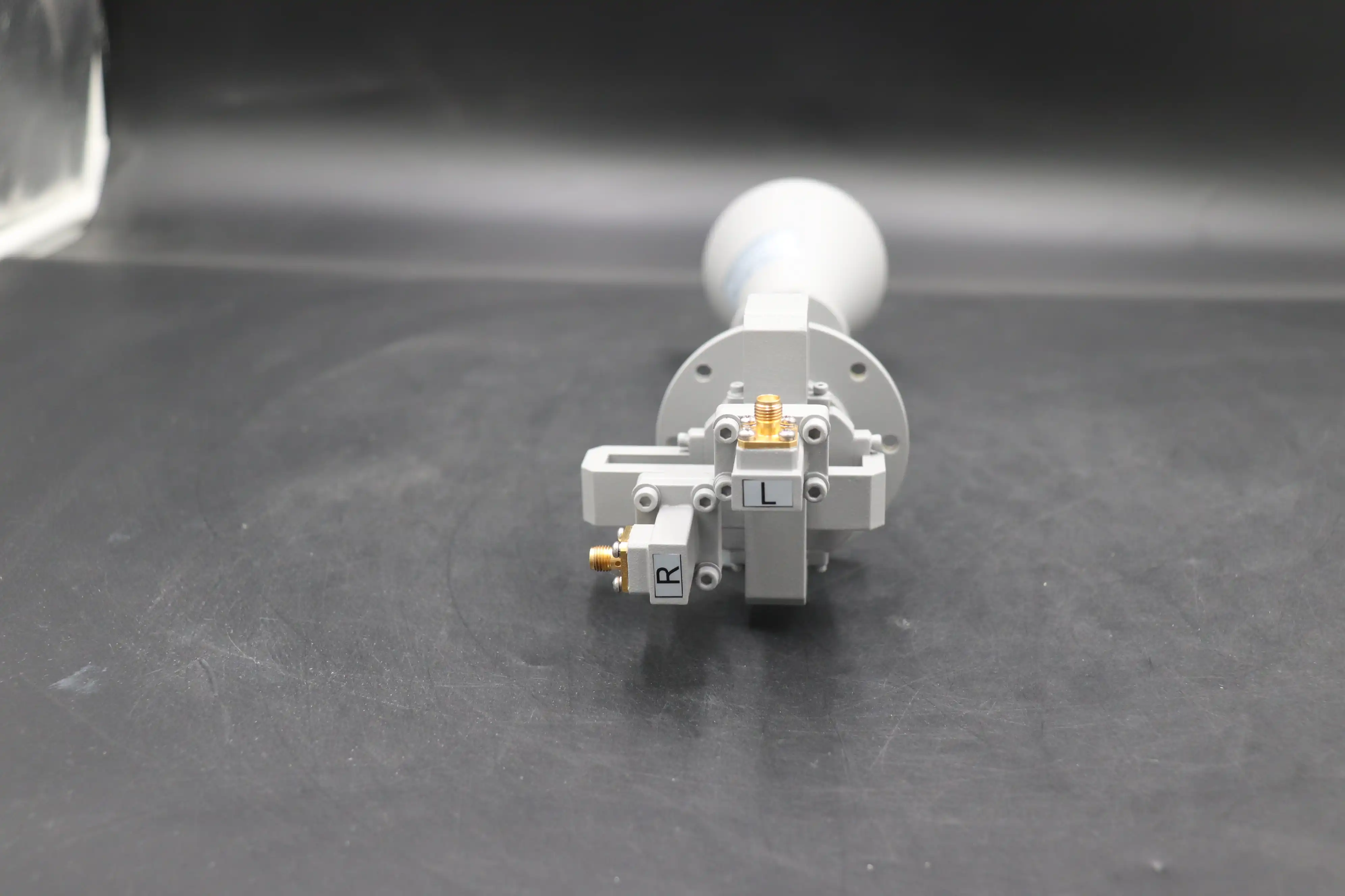 Conical Dual Circular Polarization Horn Antenna Conical Dual Circular Polarization Horn Antenna