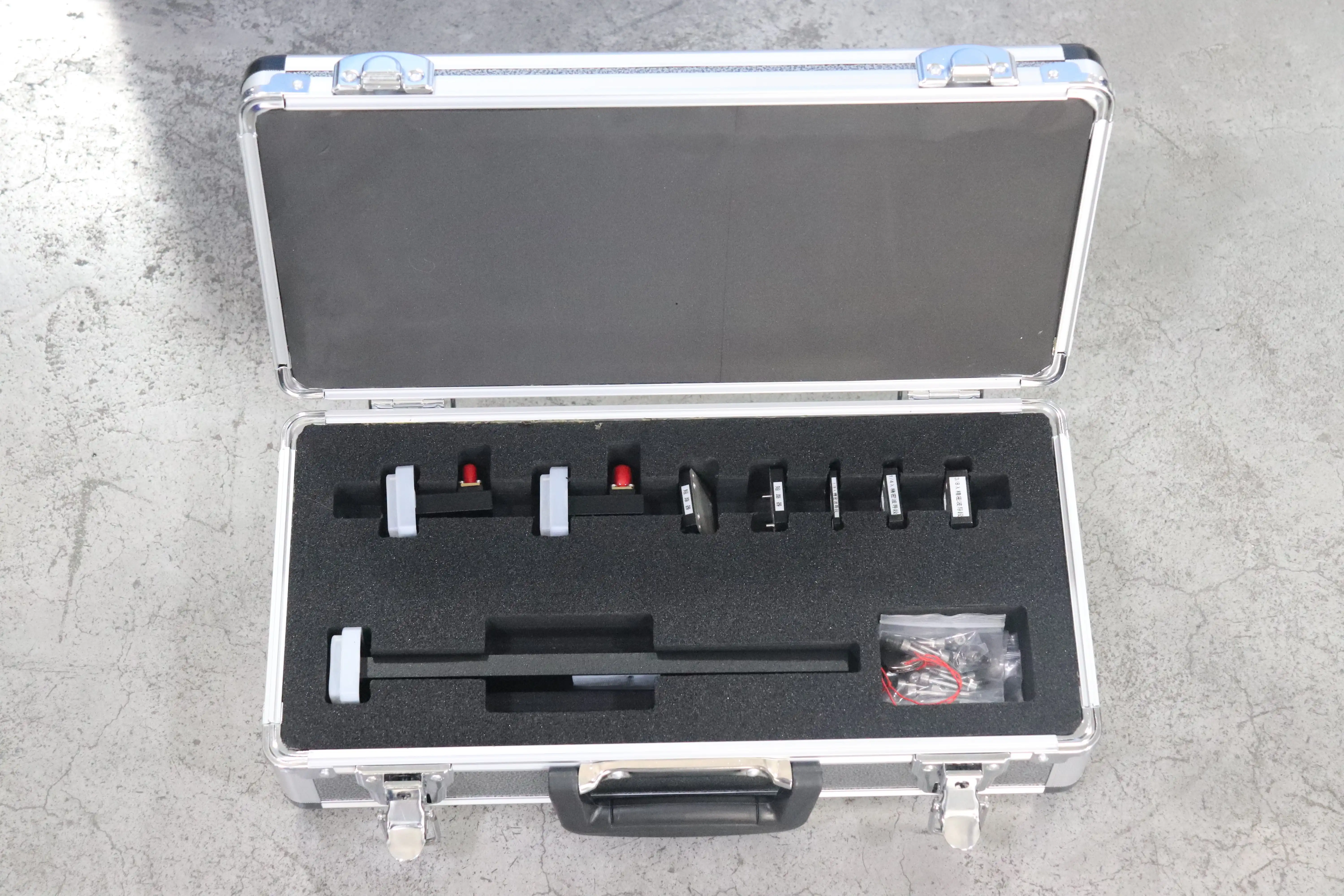 Double Ridged Waveguide Calibration Kits Double Ridged Waveguide Calibration Kits