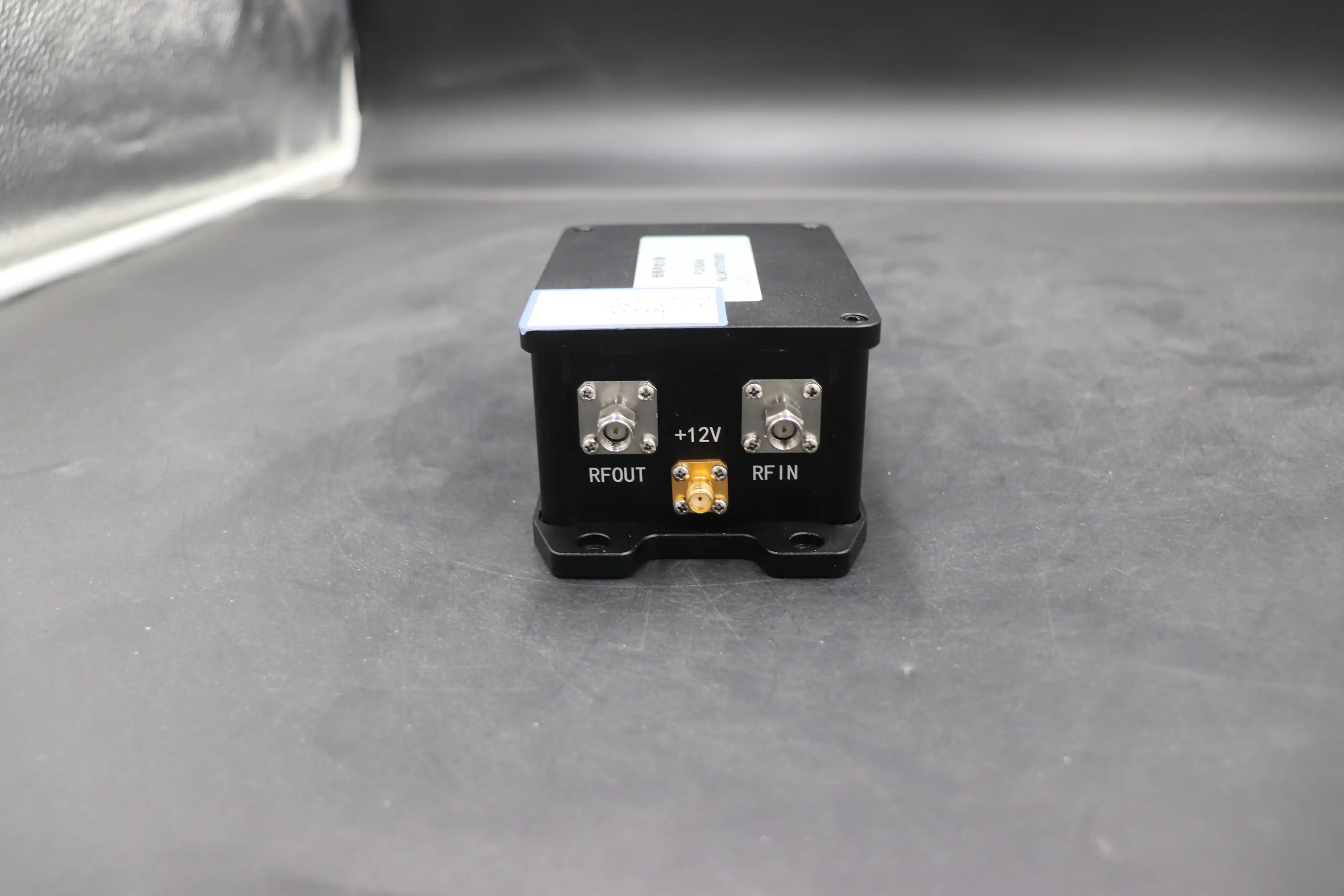 Low Phase Noise Amplifier