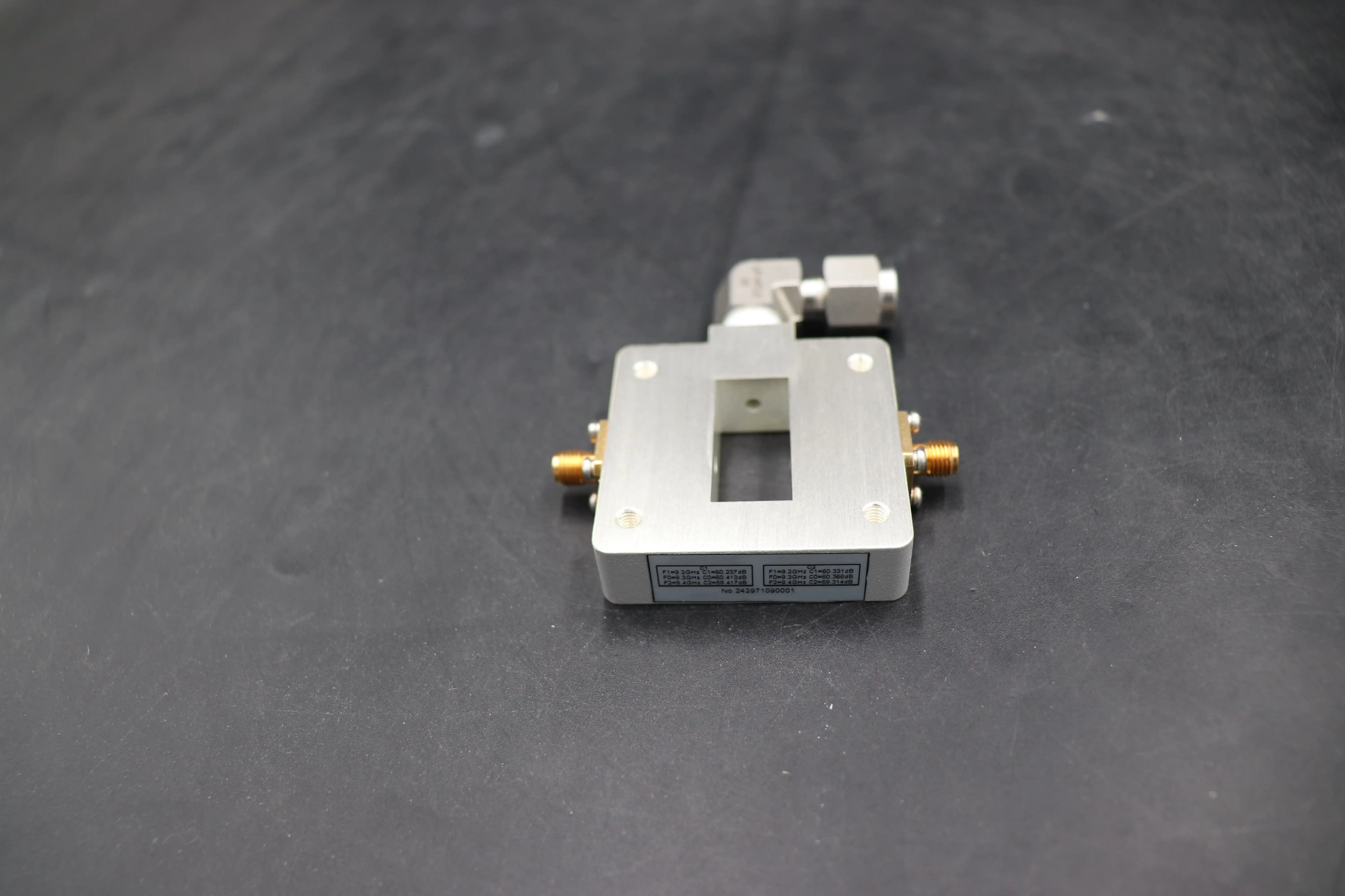 Waveguide Probe Coupler