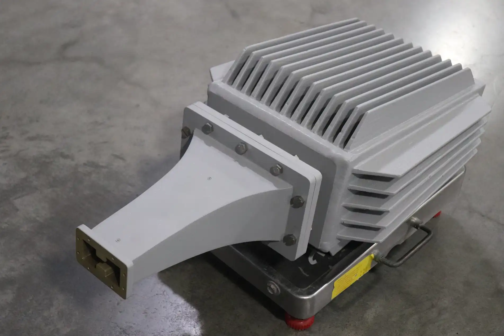 Double Ridge Waveguide Termination