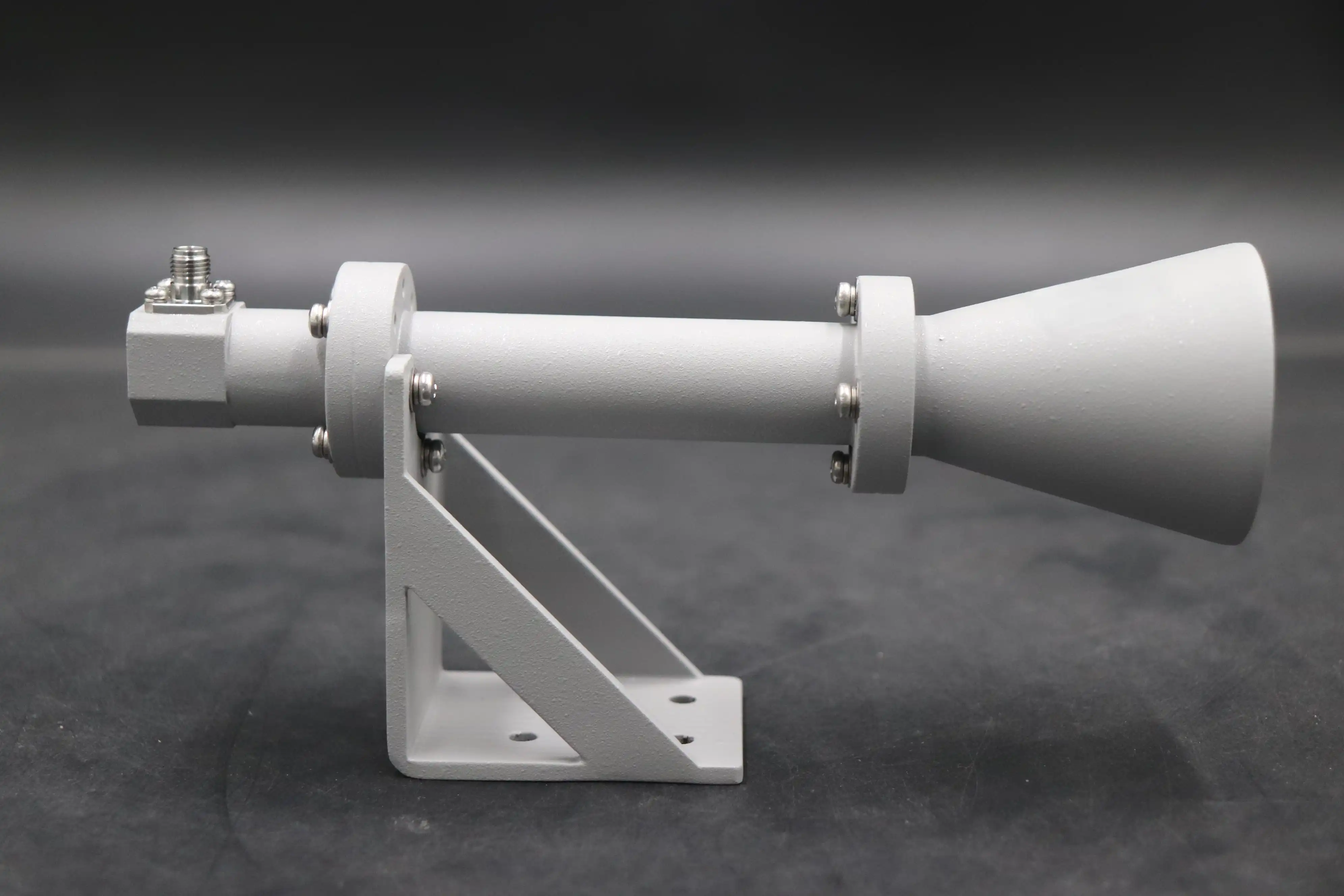 Dual Linear Broadband Dual Circular Polarization Horn Antenna Dual Linear Broadband Dual Circular Polarization Horn Antenna